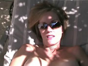 이웃 소년을 염탐하는 아줌마