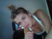 딥 스로트를 즐기는 라틴 여친