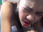 호텔 방에서 보지를 가지고 노는 말레이시아 커플