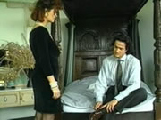 고전적인 자연스러움 큰 가슴 여자가 그녀의 남자를 즐기고 있습니다