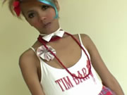 살아있는 인형은 완전한 정자 수정을 위해 생명을 얻습니다.