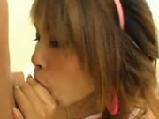 외국 남자의 정액으로 가득 찬 태국 매춘부