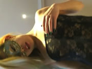 오럴 섹스를 즐기는 복면을 쓴 중국 아가씨