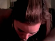 포르투갈 남자를 때리는 아름다운 브라질 소녀