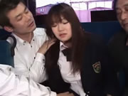 버스에서 난교를 강요당하는 일본 소녀